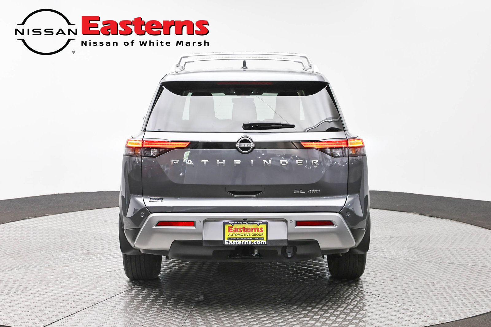 Used 2024 Nissan Pathfinder SL AWD/4WD image 6