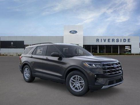 New 2026 Ford Explorer Active RWD image 7
