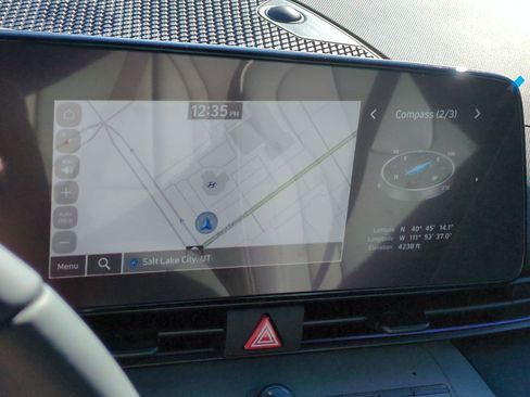 Certified 2025 Hyundai Elantra Limited image 24