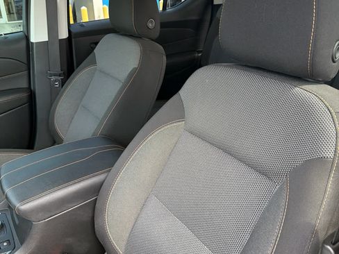 Used 2018 Chevrolet Traverse LT FWD image 31