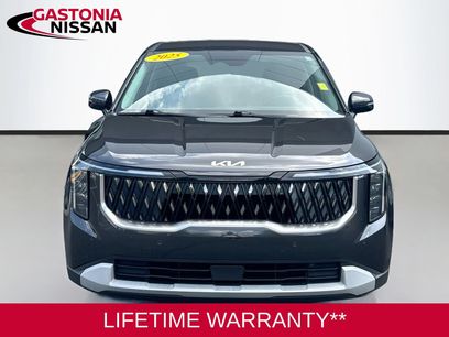 Used 2025 Kia Carnival