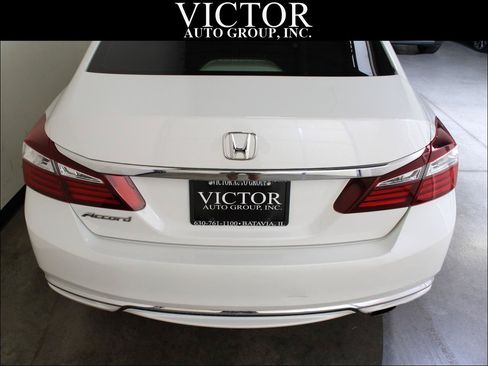 Used 2017 Honda Accord LX image 10