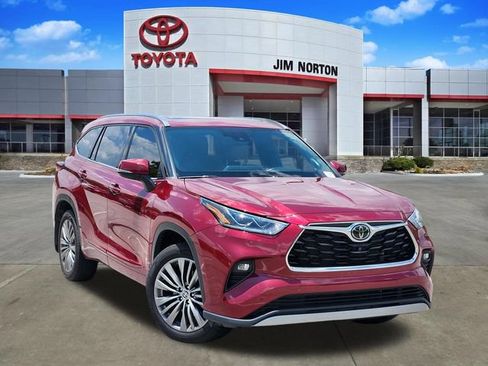 Used 2021 Toyota Highlander Platinum AWD/4WD image 1