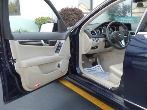 Used 2012 Mercedes-Benz C 250 Sedan image 25