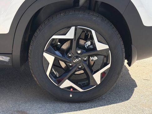 New 2026 Kia Seltos S FWD image 29