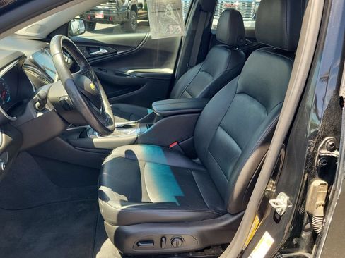Used 2018 Chevrolet Malibu LT w/ Leather Package FWD image 18