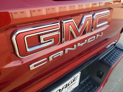 Used 2025 GMC Canyon AT4 w/ Technology Plus Package image 39