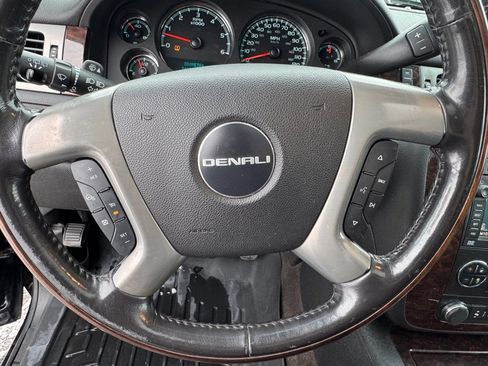 Used 2008 GMC Yukon XL Denali image 40