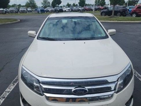 Used 2010 Ford Fusion SE FWD image 2