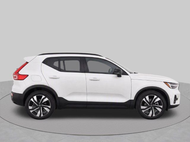 Used 2024 Volvo XC40 B5 Ultimate AWD/4WD image 8