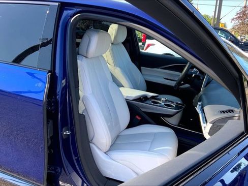 Used 2024 Cadillac Lyriq Sport AWD/4WD image 6