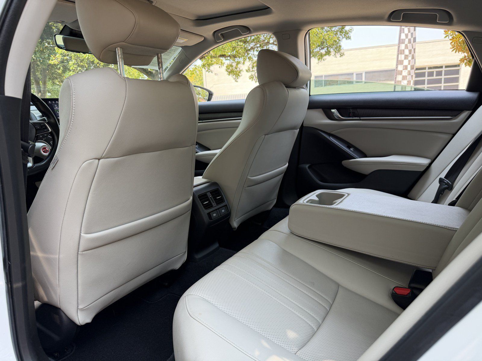 Used 2021 Honda Accord EX-L image 31