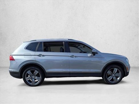 Used 2020 Volkswagen Tiguan SEL AWD/4WD image 4