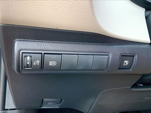 Used 2026 Toyota Corolla LE FWD image 33