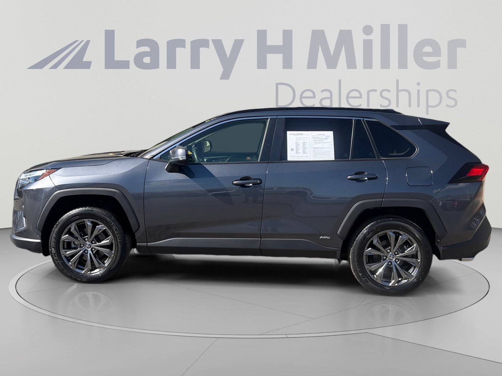 Used 2023 Toyota RAV4 XLE Premium AWD/4WD image 2