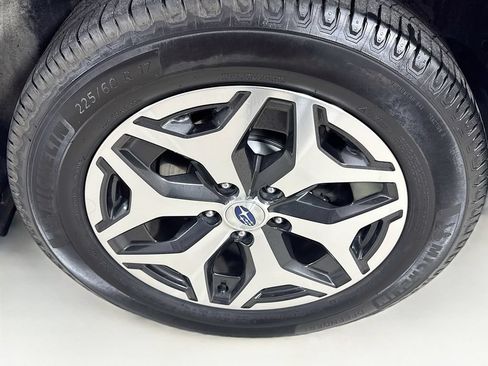 Used 2021 Subaru Forester Premium AWD/4WD image 41
