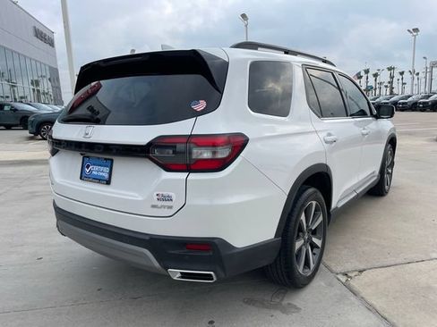 Used 2024 Honda Pilot Elite image 3