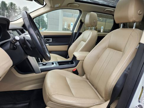 Used 2019 Land Rover Discovery Sport HSE image 10