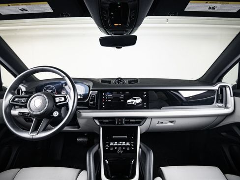 Certified 2025 Porsche Cayenne E-Hybrid AWD/4WD image 25