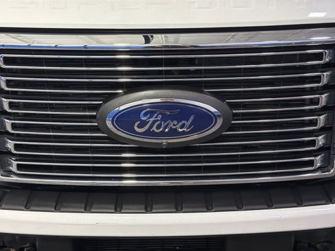 Used 2022 Ford F450 Platinum AWD/4WD image 12