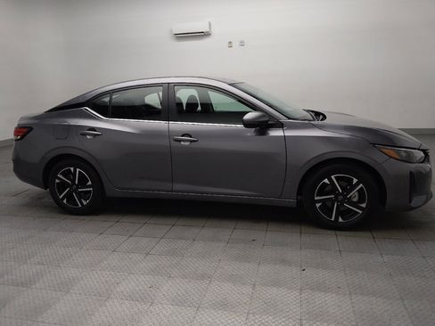 Used 2025 Nissan Sentra SV FWD image 11