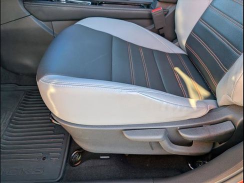 Used 2023 Nissan Kicks SR w/ SR Premium Package image 9