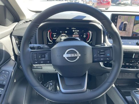 Certified 2025 Nissan Rogue SL w/ Tech Package FWD image 34