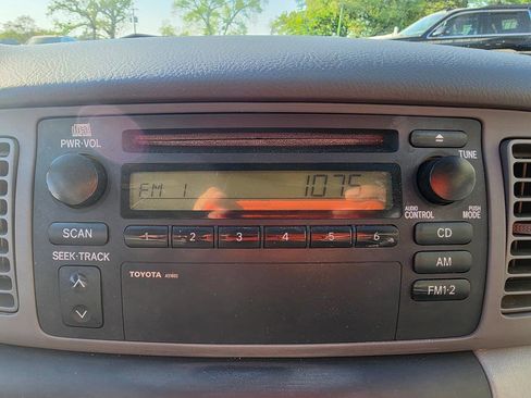 Used 2004 Toyota Corolla CE image 38