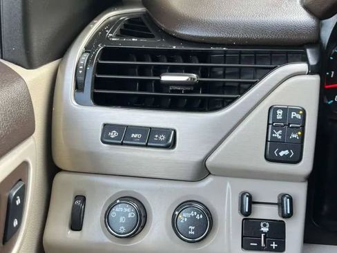 Used 2018 GMC Yukon XL Denali w/ Denali Ultimate Package image 15