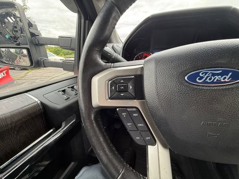 Used 2020 Ford F250 Lariat w/ Lariat Ultimate Package AWD/4WD image 21