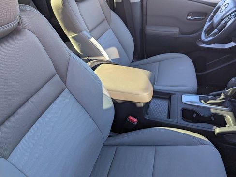 Certified 2022 Nissan Frontier SV w/ Technology Package image 11