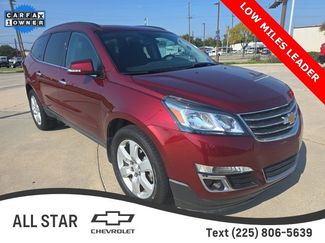 Used 2017 Chevrolet Traverse LT w/ Style and Technology Package image 1
