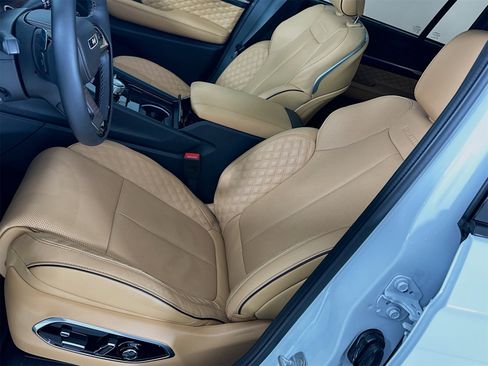 Used 2025 Jeep Grand Cherokee Summit w/ Luxury Tech Group V image 21