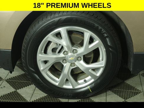 Used 2018 Chevrolet Equinox LT AWD/4WD image 6