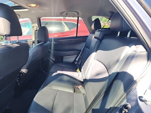 Used 2016 Subaru Outback 2.5i Limited AWD/4WD image 32