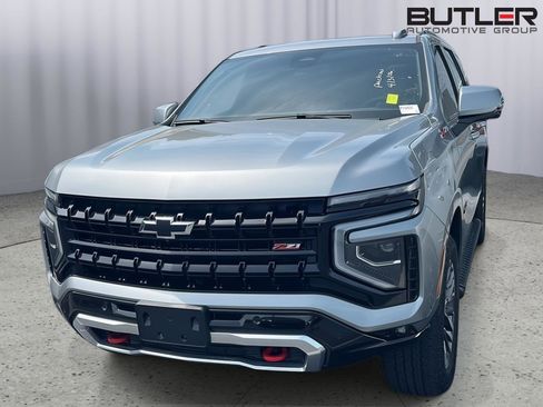 Used 2025 Chevrolet Tahoe Z71 w/ Z71 Off-Road Package image 3