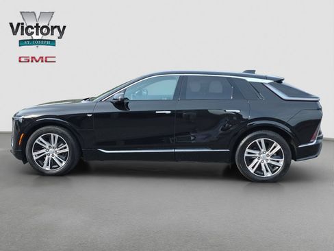 Used 2024 Cadillac Lyriq Tech RWD image 6
