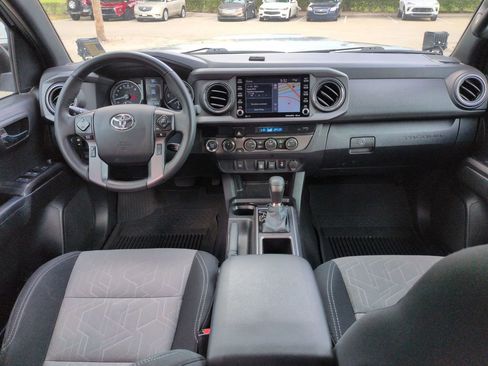 Used 2022 Toyota Tacoma TRD Sport AWD/4WD image 21
