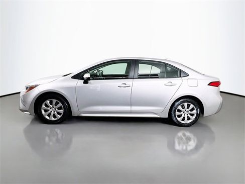 Used 2024 Toyota Corolla LE image 6