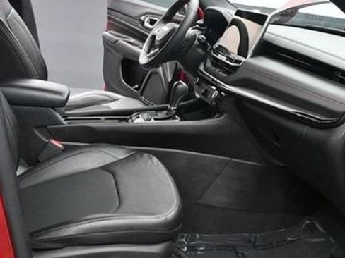 Used 2025 Jeep Compass Trailhawk AWD/4WD image 9