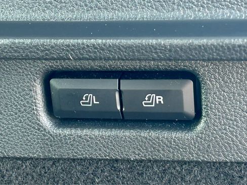 Used 2025 Lincoln Corsair Reserve w/ Equipment Group 202A FWD image 9