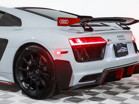 Used 2018 Audi R8 V10 plus w/ Full Leather Package AWD/4WD image 18