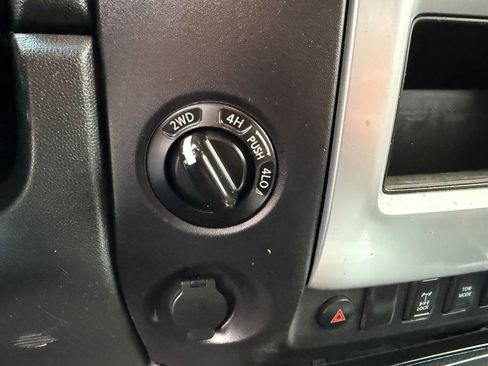 Used 2013 Nissan Titan PRO-4X image 27