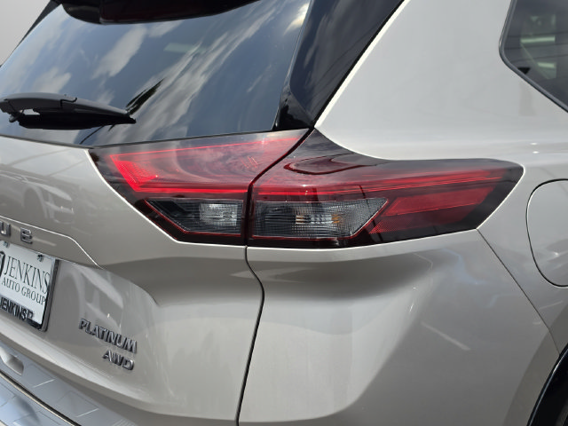 Used 2025 Nissan Rogue Platinum w/ Platinum Premium Package AWD/4WD image 18