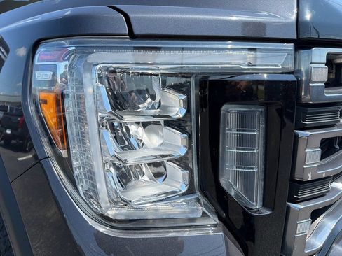 Used 2020 GMC Sierra 2500 AT4 w/ AT4 Premium Package AWD/4WD image 11