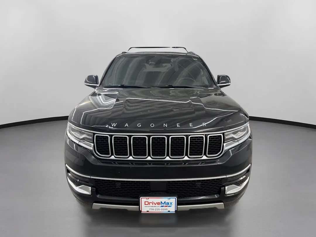 Used 2022 Jeep Wagoneer Series II AWD/4WD image 2