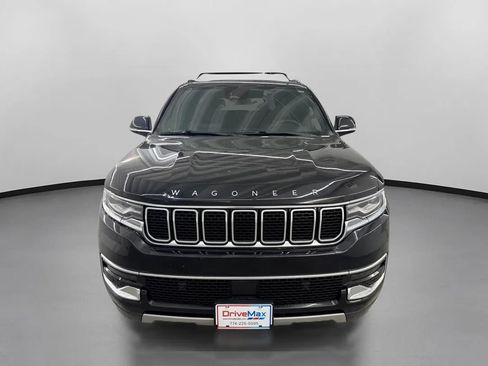 Used 2022 Jeep Wagoneer Series II AWD/4WD image 2