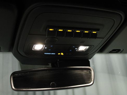 Used 2023 Ford Bronco Wildtrak image 37