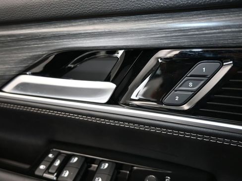 Used 2023 Jeep Wagoneer L Series III w/ Preferred Equipment Group image 13