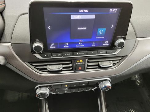 Used 2025 Nissan Altima 2.5 SR image 8